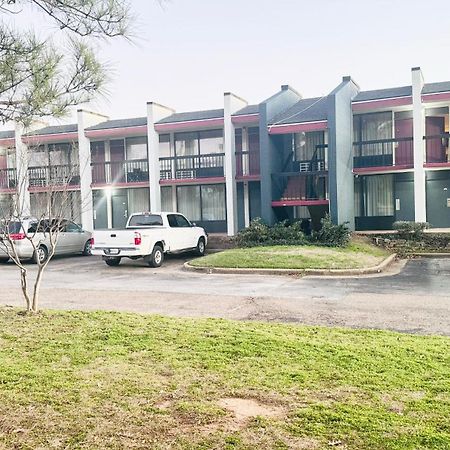 Magnuson Grand Hotel And Conference Center Тилер Екстериор снимка