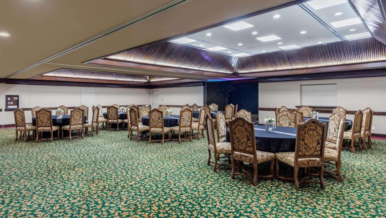 Magnuson Grand Hotel And Conference Center Тилер Екстериор снимка