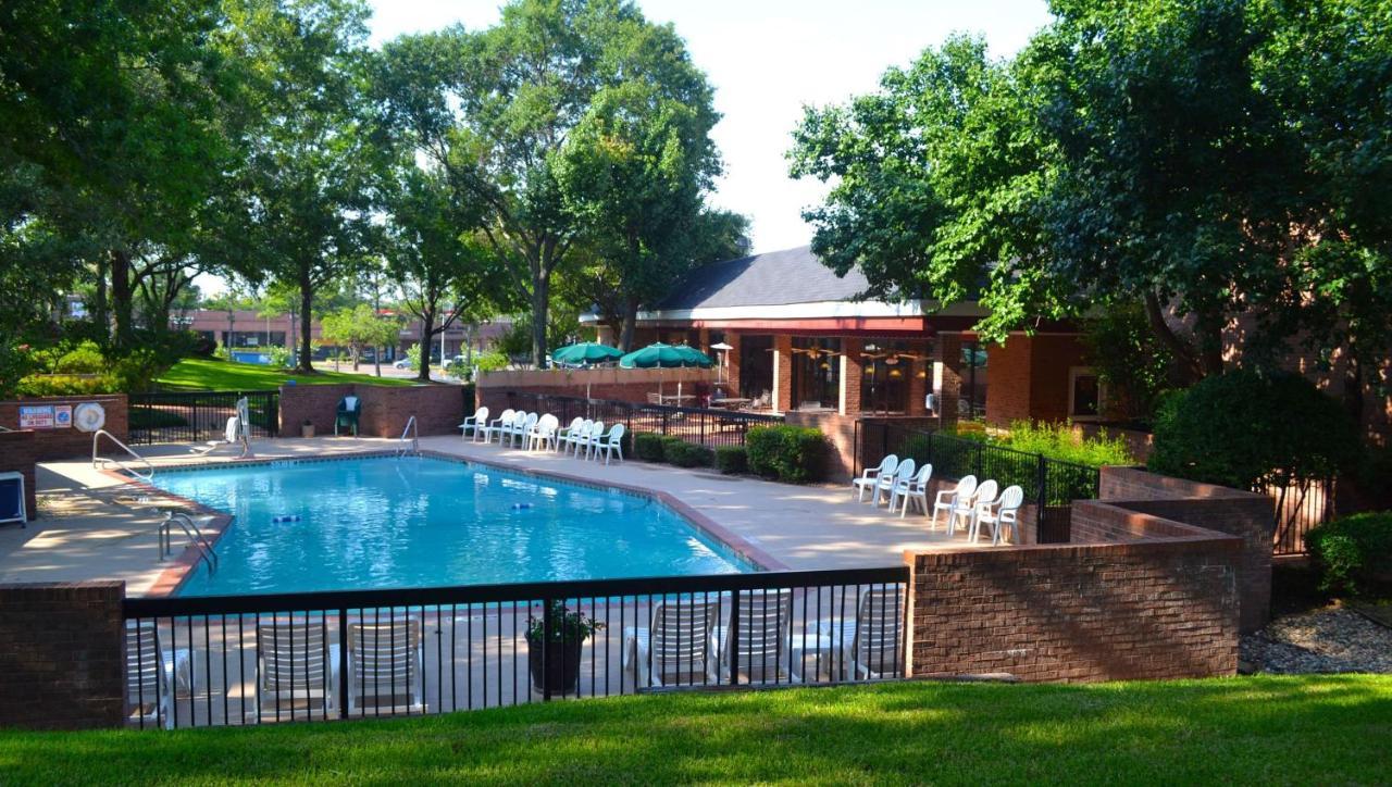Magnuson Grand Hotel And Conference Center Тилер Екстериор снимка