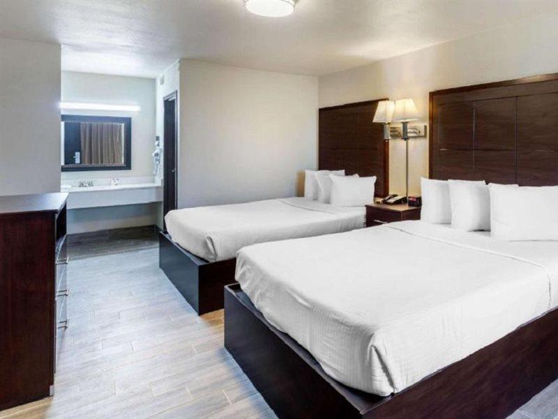 Magnuson Grand Hotel And Conference Center Тилер Екстериор снимка