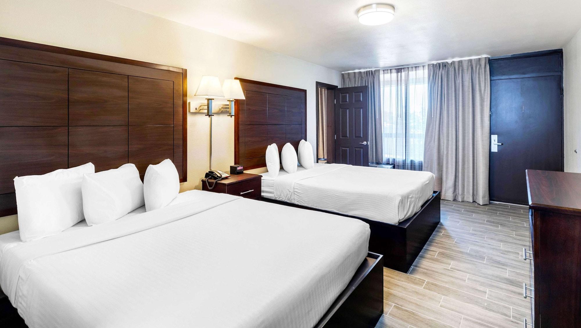 Magnuson Grand Hotel And Conference Center Тилер Екстериор снимка