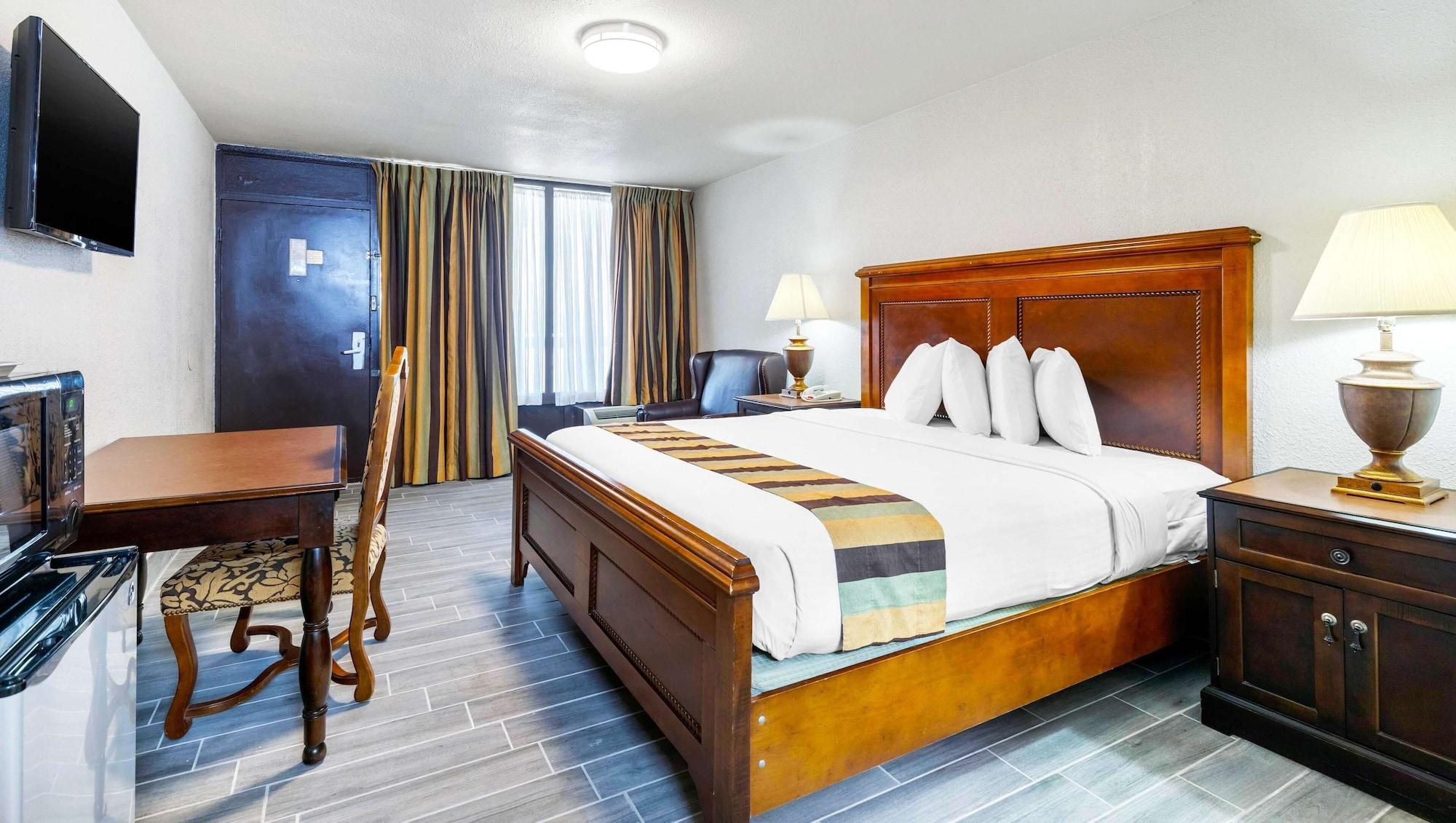 Magnuson Grand Hotel And Conference Center Тилер Екстериор снимка