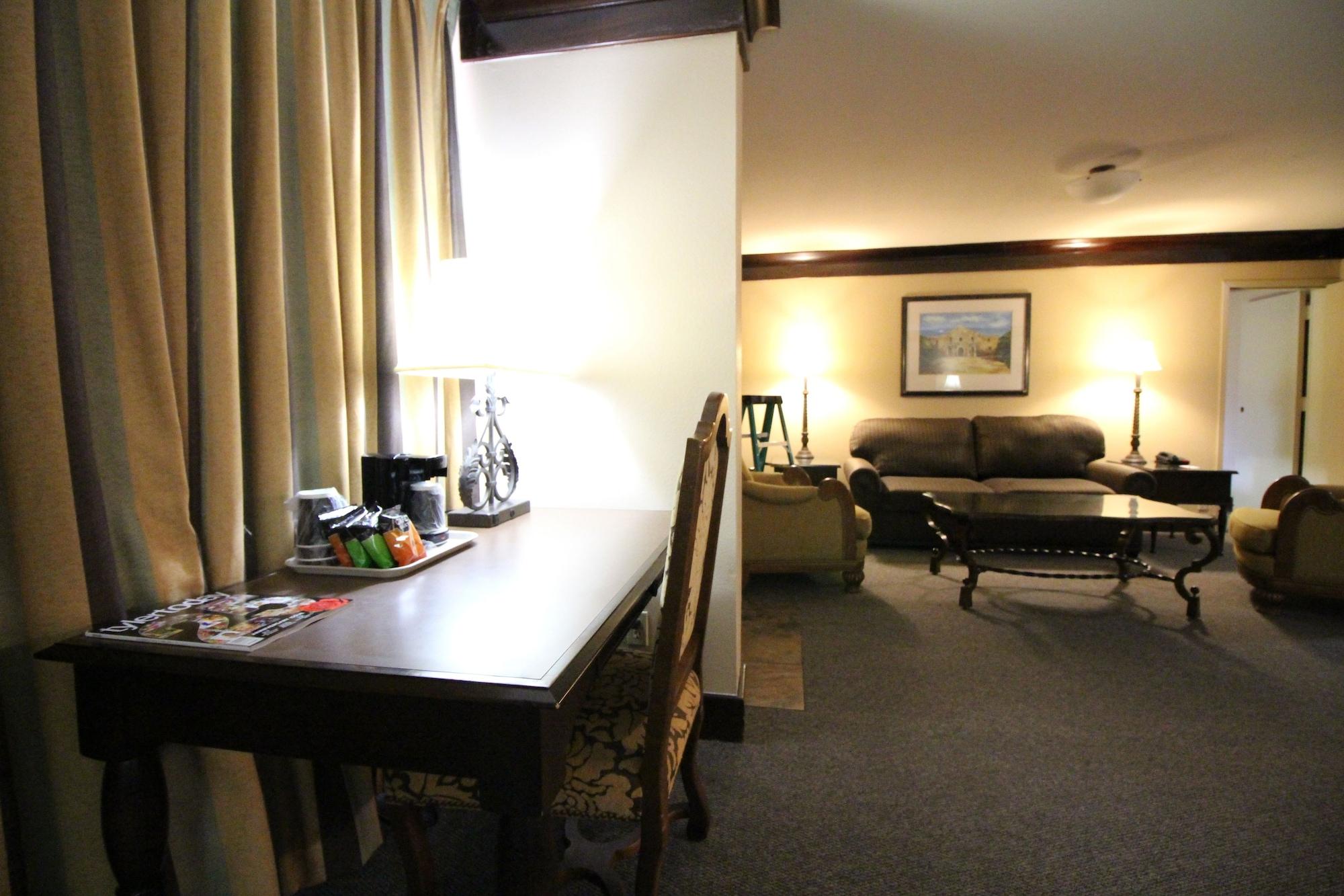 Magnuson Grand Hotel And Conference Center Тилер Екстериор снимка