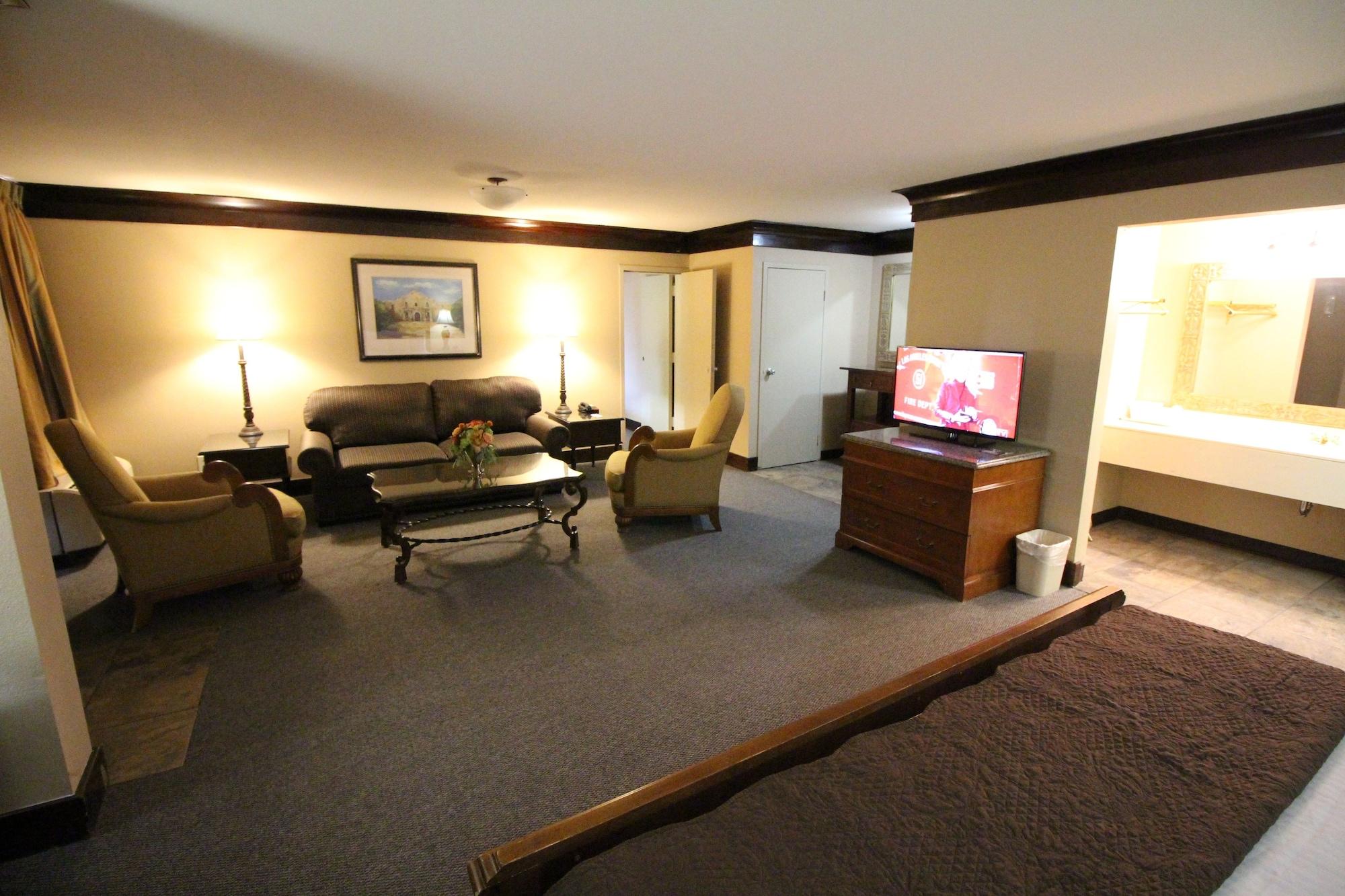 Magnuson Grand Hotel And Conference Center Тилер Екстериор снимка