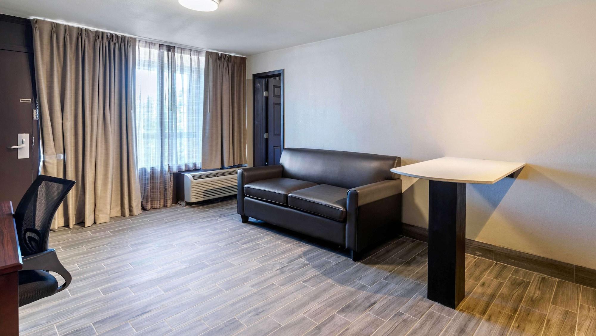 Magnuson Grand Hotel And Conference Center Тилер Екстериор снимка