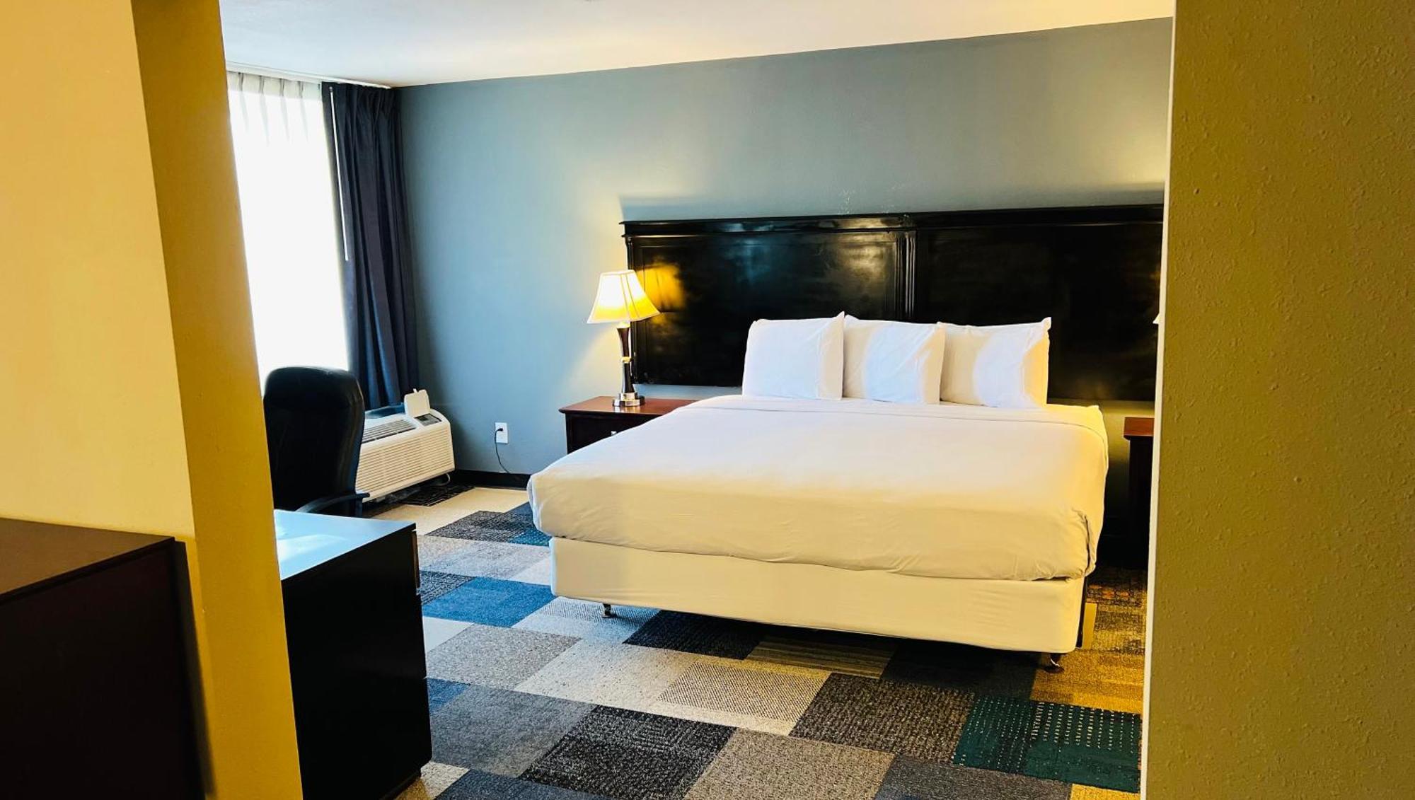 Magnuson Grand Hotel And Conference Center Тилер Екстериор снимка