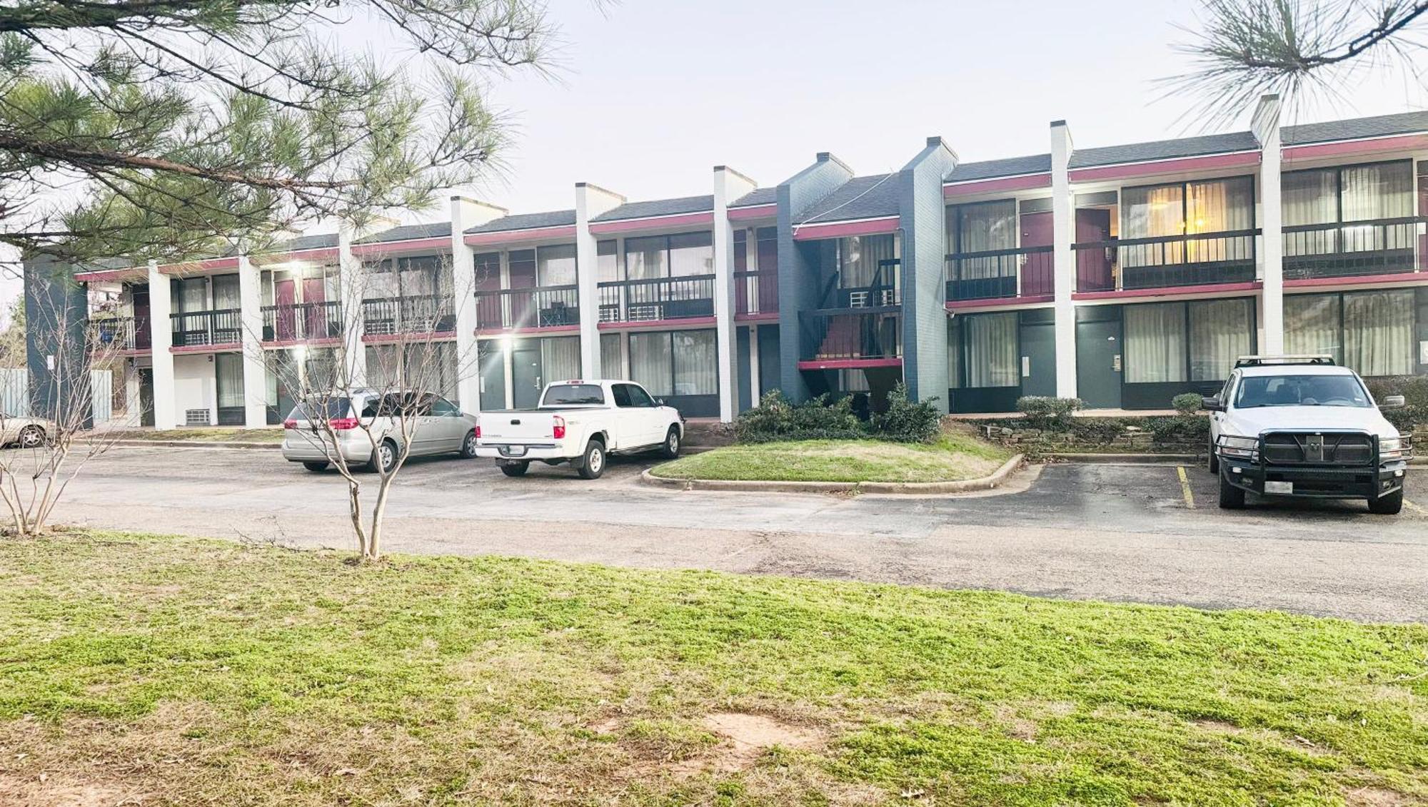 Magnuson Grand Hotel And Conference Center Тилер Екстериор снимка