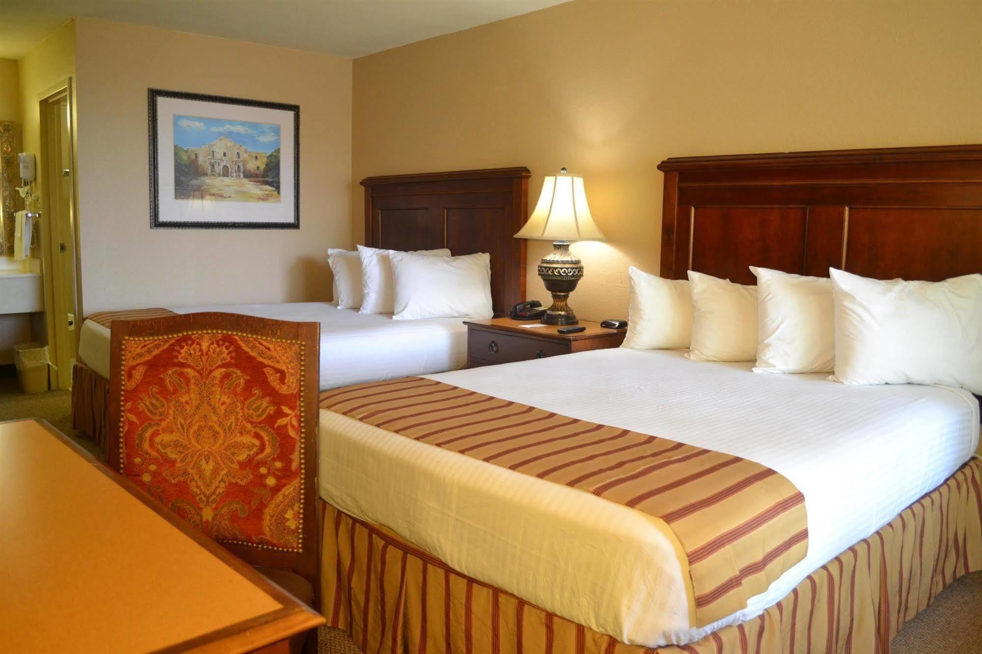 Magnuson Grand Hotel And Conference Center Тилер Екстериор снимка